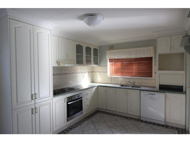 13 Higgins Avenue, Wagga Wagga NSW 2650