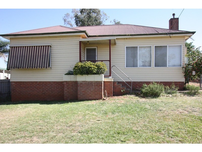 154 Macleay Street, Wagga Wagga NSW 2650
