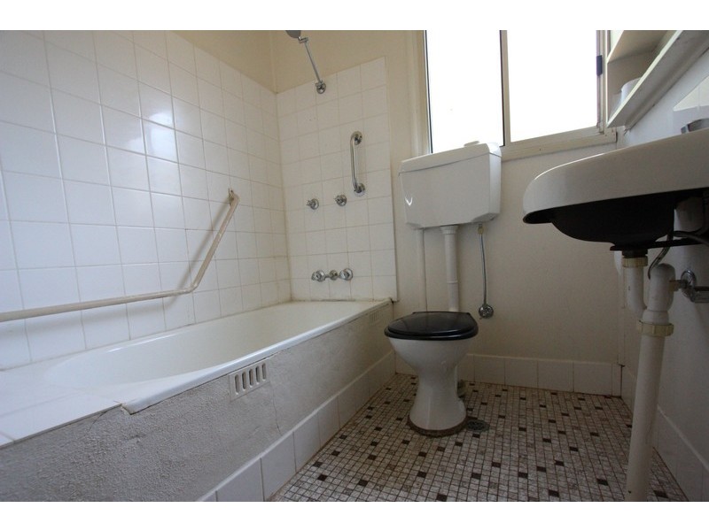 154 Macleay Street, Wagga Wagga NSW 2650