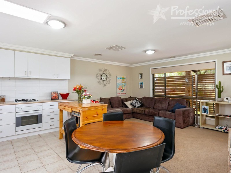 2 Nicholi Crescent, Wagga Wagga NSW 2650