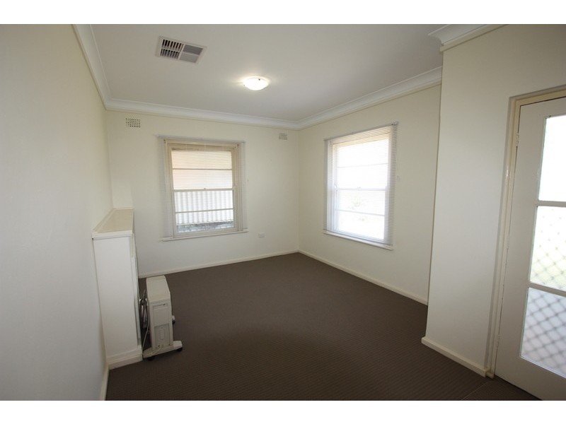 75 Bourke Street, Wagga Wagga NSW 2650