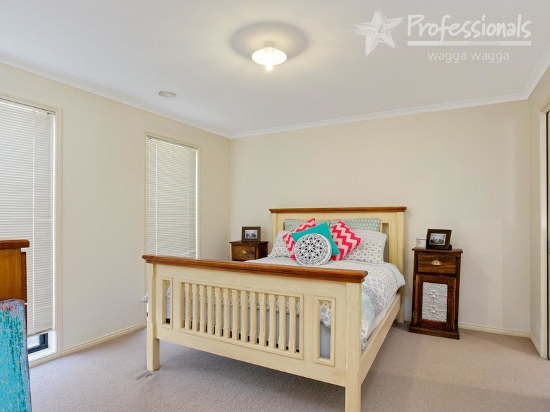 17 Walla Place, Wagga Wagga NSW 2650