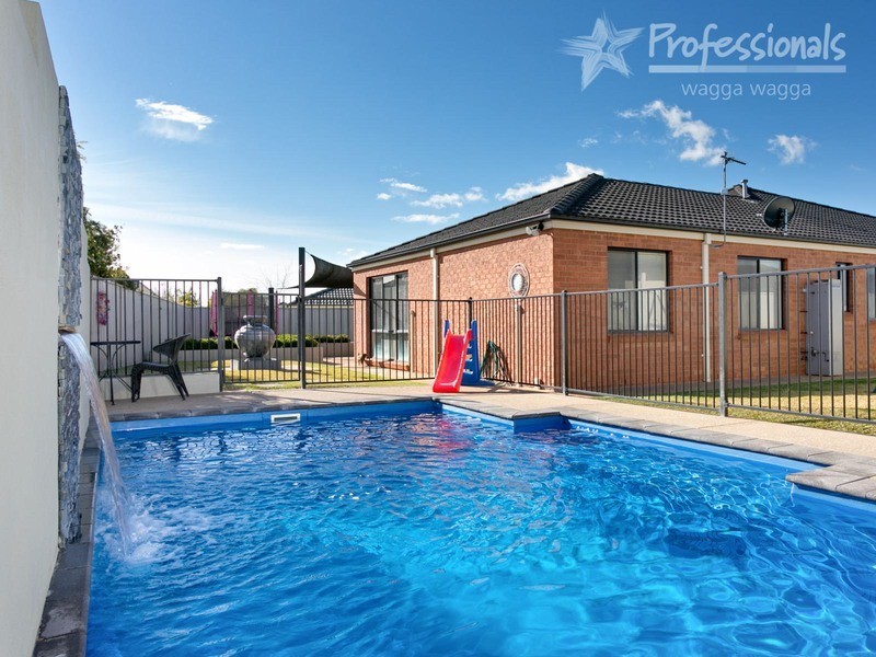 17 Walla Place, Wagga Wagga NSW 2650