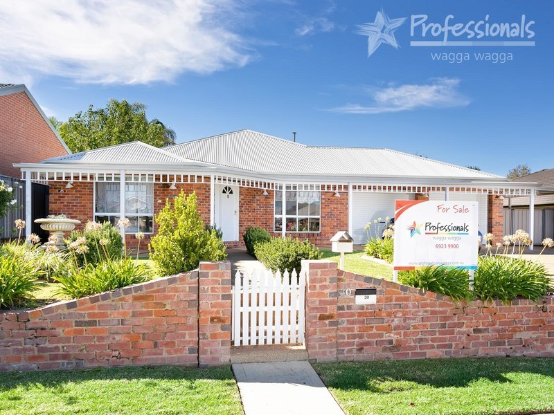 30 Stirling Boulevard, Tatton NSW 2650