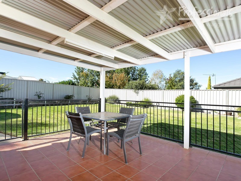 30 Stirling Boulevard, Tatton NSW 2650