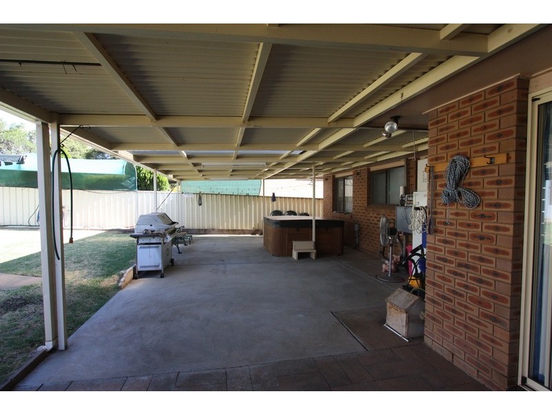 6 Swan Street, Wagga Wagga NSW 2650