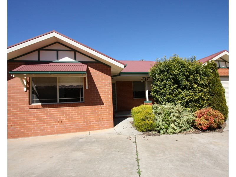 5/2 Bamarook Crescent, Glenfield Park NSW 2650