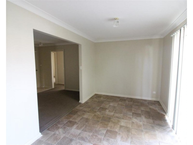 5/2 Bamarook Crescent, Glenfield Park NSW 2650