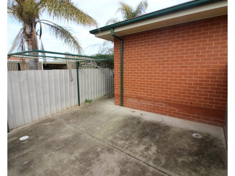 5/2 Bamarook Crescent, Glenfield Park NSW 2650