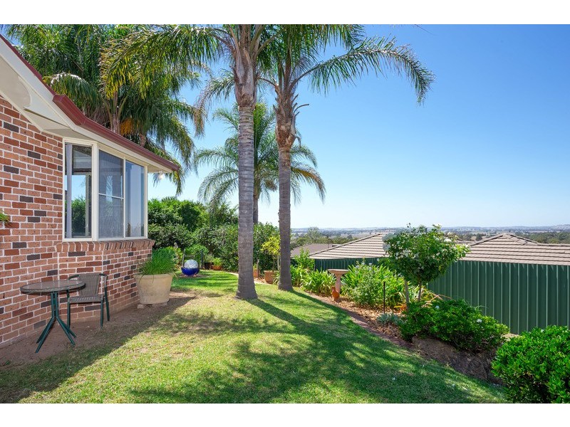 70 Simkin Avenue, Wagga Wagga NSW 2650
