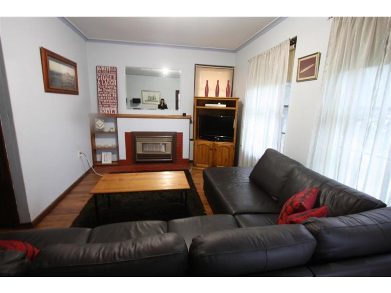 73 Bourke Street, Wagga Wagga NSW 2650