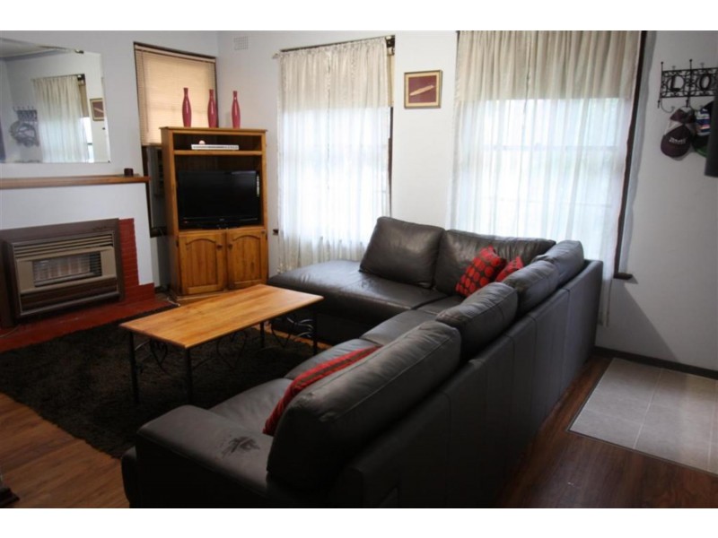 73 Bourke Street, Wagga Wagga NSW 2650