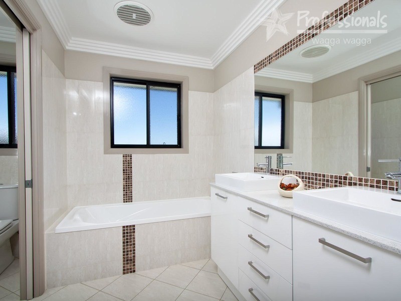 1/18-20 Railway Street, Wagga Wagga NSW 2650