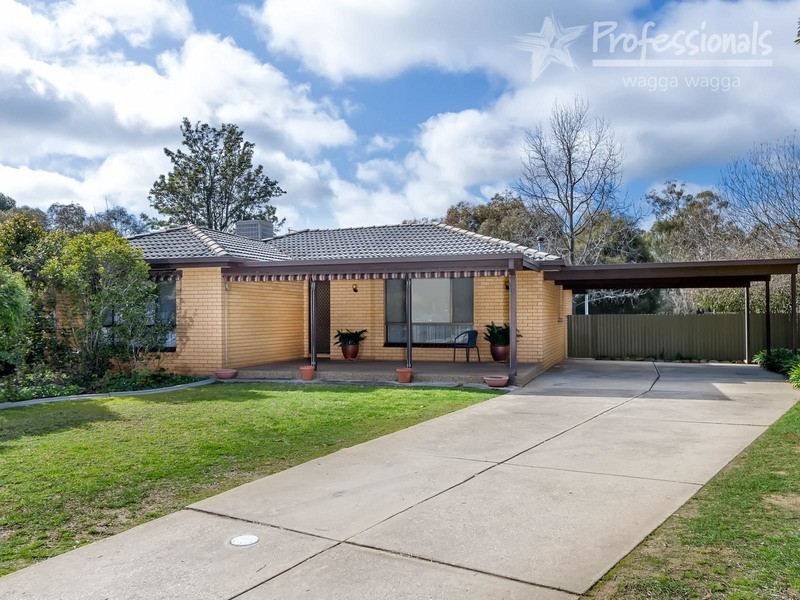 3 Casey Place, Mount Austin NSW 2650