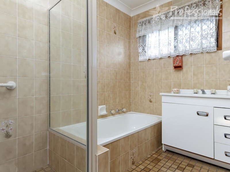 3 Casey Place, Mount Austin NSW 2650