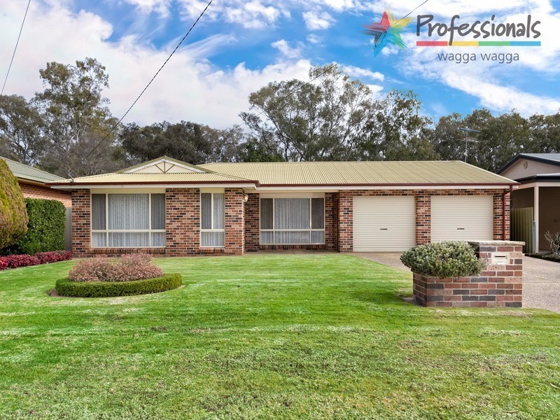 8 Bocquet Street, Wagga Wagga NSW 2650