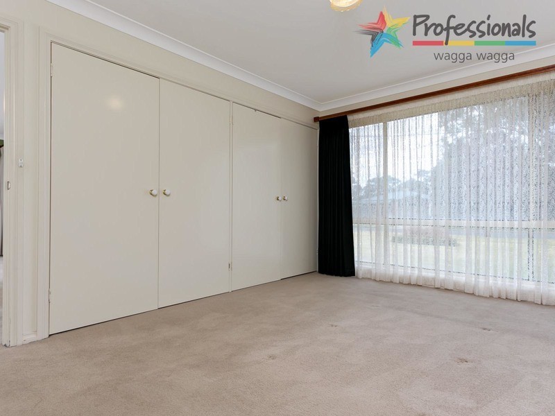 8 Bocquet Street, Wagga Wagga NSW 2650
