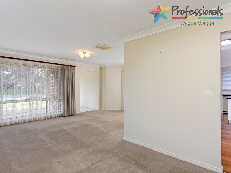 8 Bocquet Street, Wagga Wagga NSW 2650