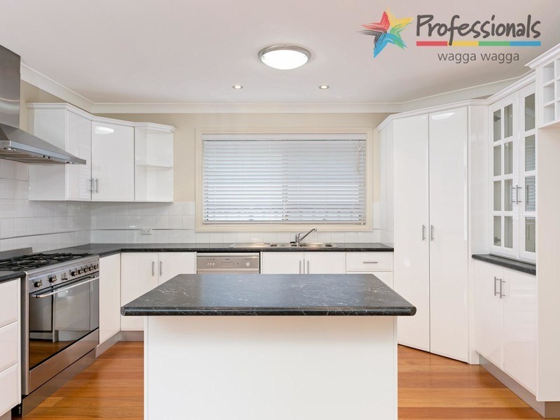 8 Bocquet Street, Wagga Wagga NSW 2650