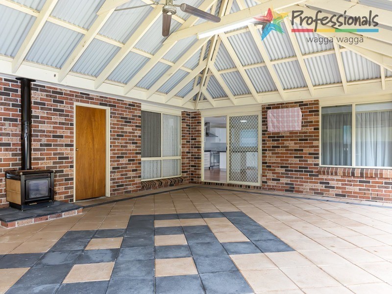 8 Bocquet Street, Wagga Wagga NSW 2650