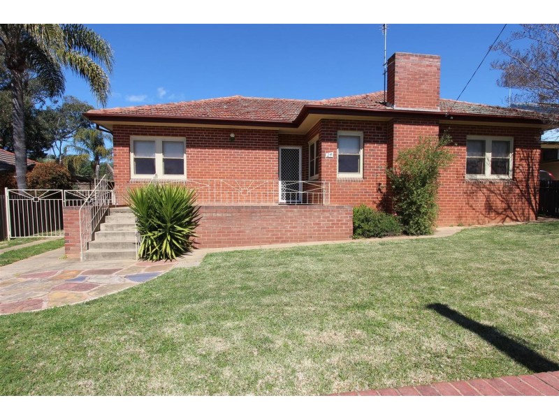 24 Copland Street, Wagga Wagga NSW 2650