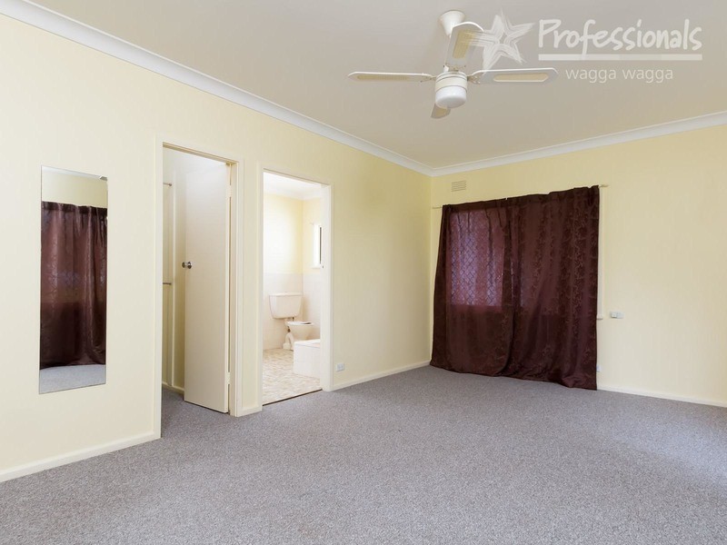147 Fernleigh Road, Wagga Wagga NSW 2650