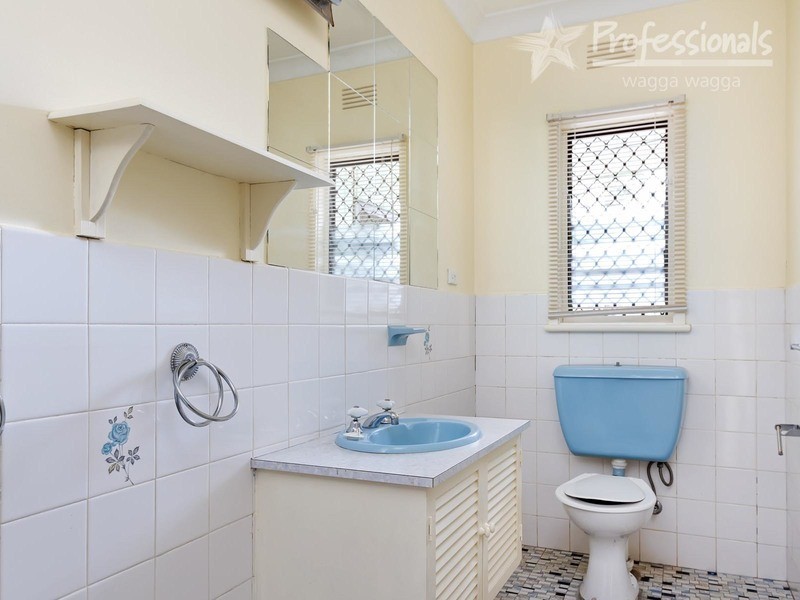 147 Fernleigh Road, Wagga Wagga NSW 2650