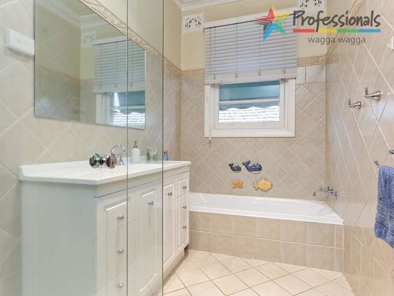 40 Grandview Avenue, Wagga Wagga NSW 2650