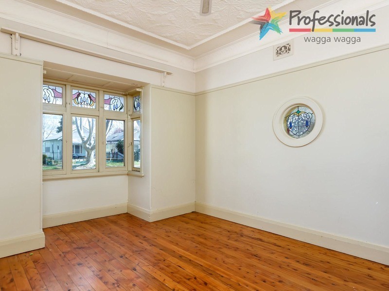 17 Albert Street, Wagga Wagga NSW 2650