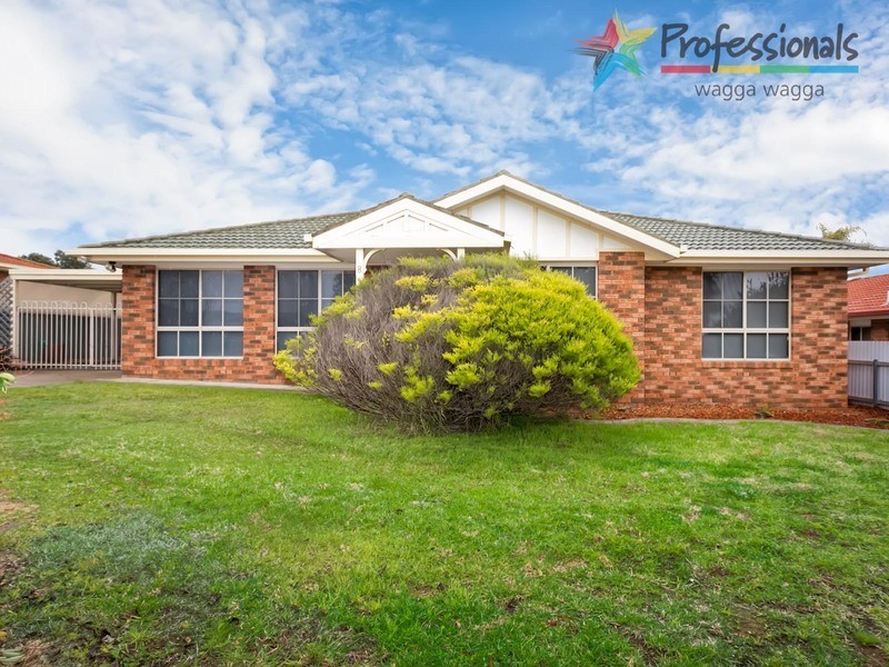 8 Avocet Drive, Wagga Wagga NSW 2650