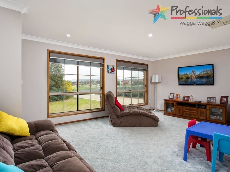 8 Avocet Drive, Wagga Wagga NSW 2650