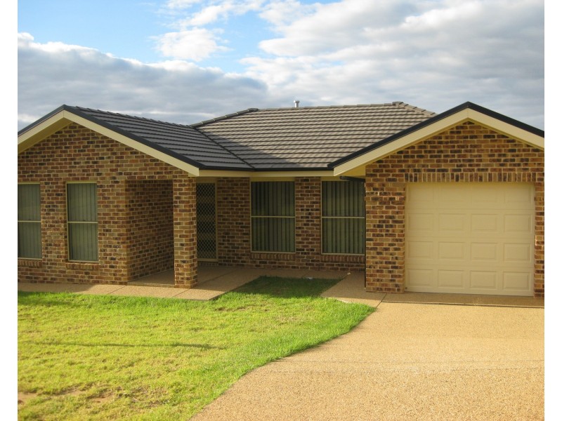 1 Tocal Street, Bourkelands NSW 2650