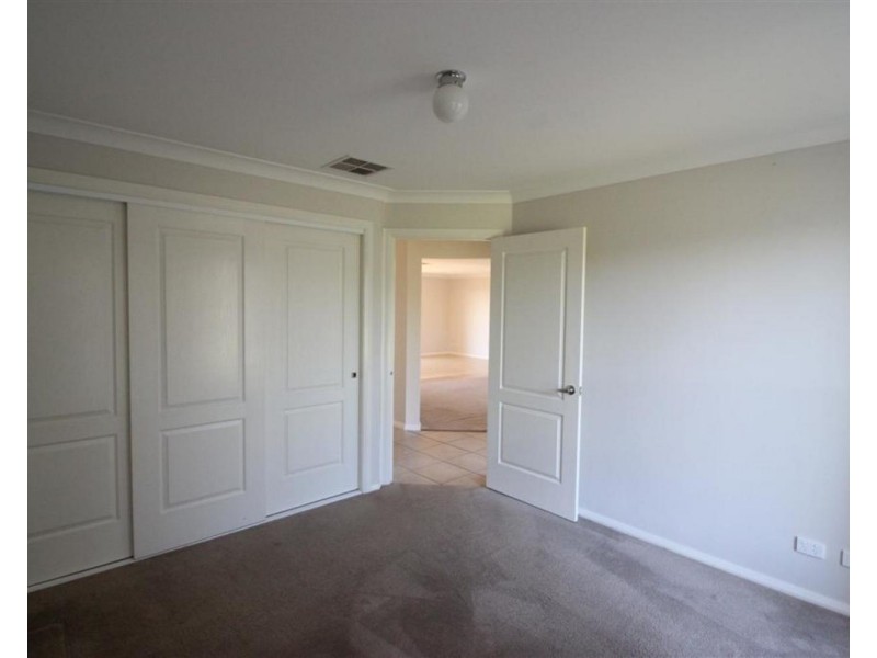 1 Tocal Street, Bourkelands NSW 2650