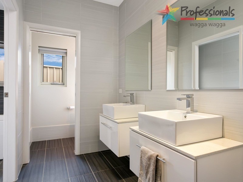 29 Plunkett Drive, Wagga Wagga NSW 2650