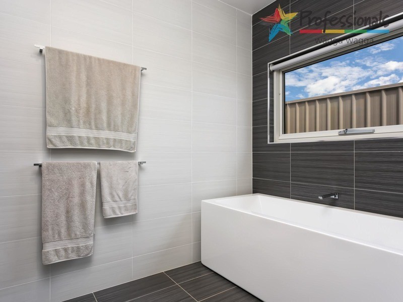 29 Plunkett Drive, Wagga Wagga NSW 2650