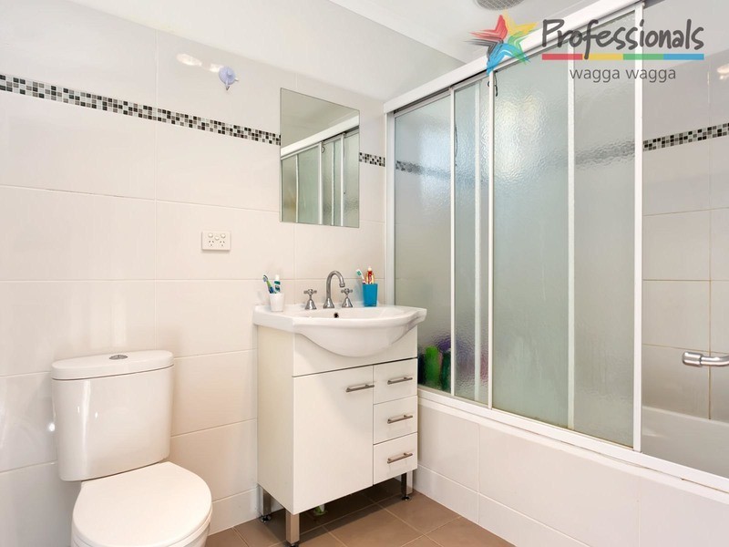 9 Hunter Street, Wagga Wagga NSW 2650