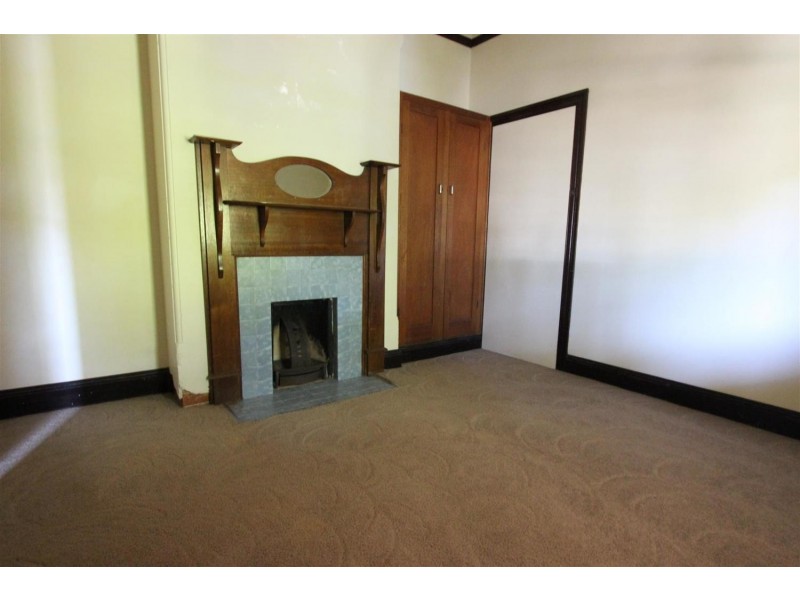 60 Flinders Street, Wagga Wagga NSW 2650