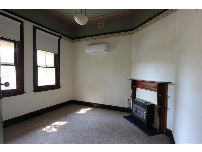 60 Flinders Street, Wagga Wagga NSW 2650