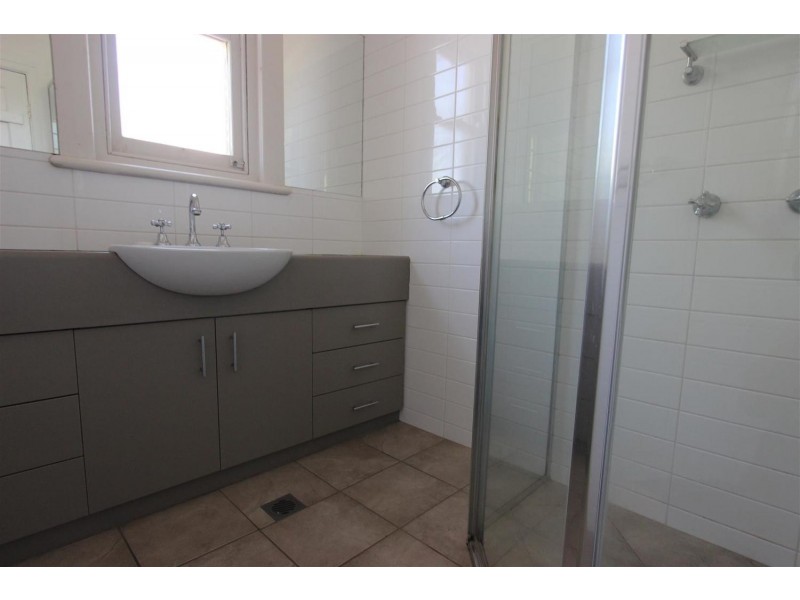 60 Flinders Street, Wagga Wagga NSW 2650