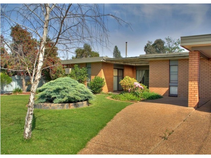 13 Higgins Avenue, Wagga Wagga NSW 2650