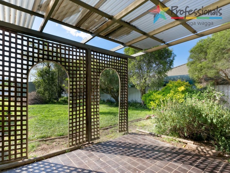 13 Higgins Avenue, Wagga Wagga NSW 2650