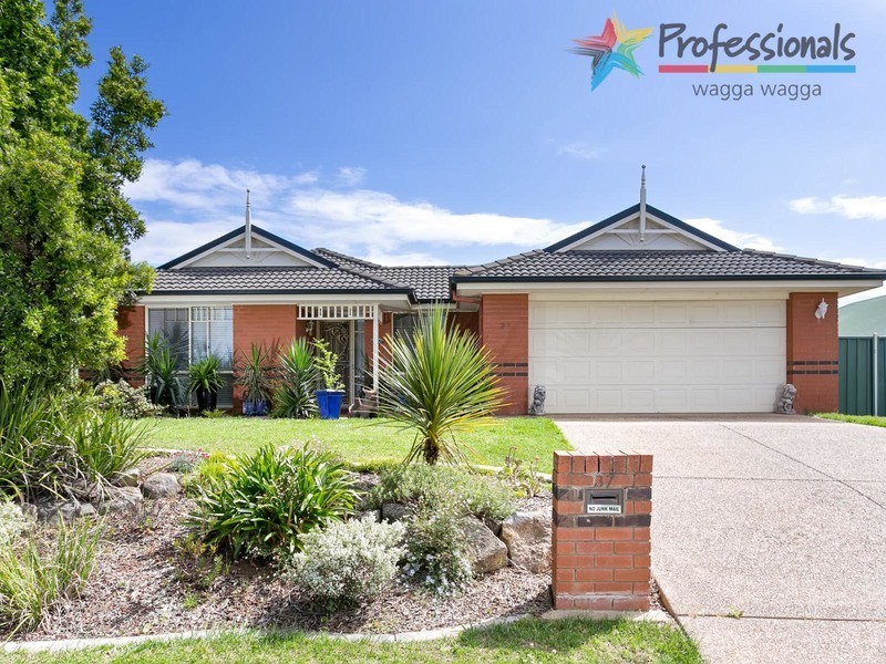 37 Faye Avenue, Wagga Wagga NSW 2650