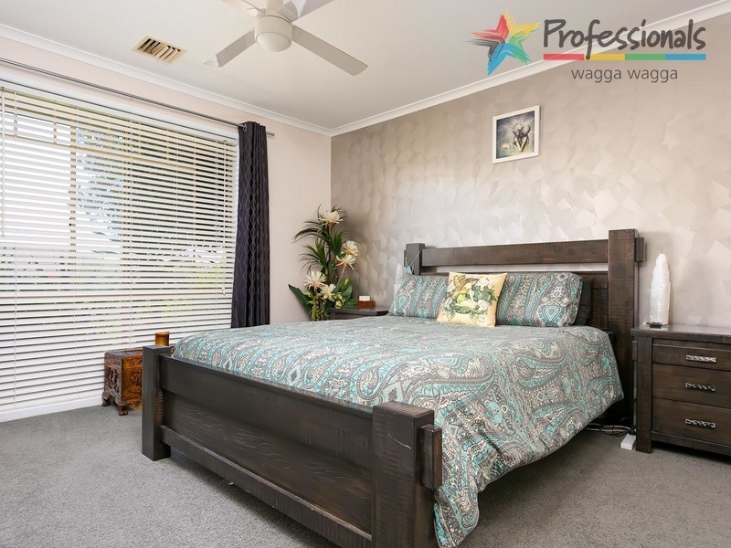 37 Faye Avenue, Wagga Wagga NSW 2650