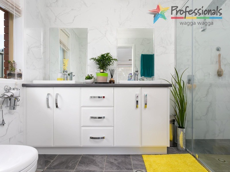 37 Faye Avenue, Wagga Wagga NSW 2650