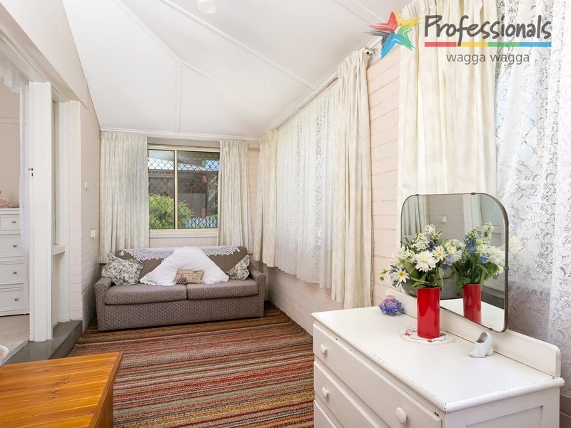 11 Oates Avenue, Wagga Wagga NSW 2650