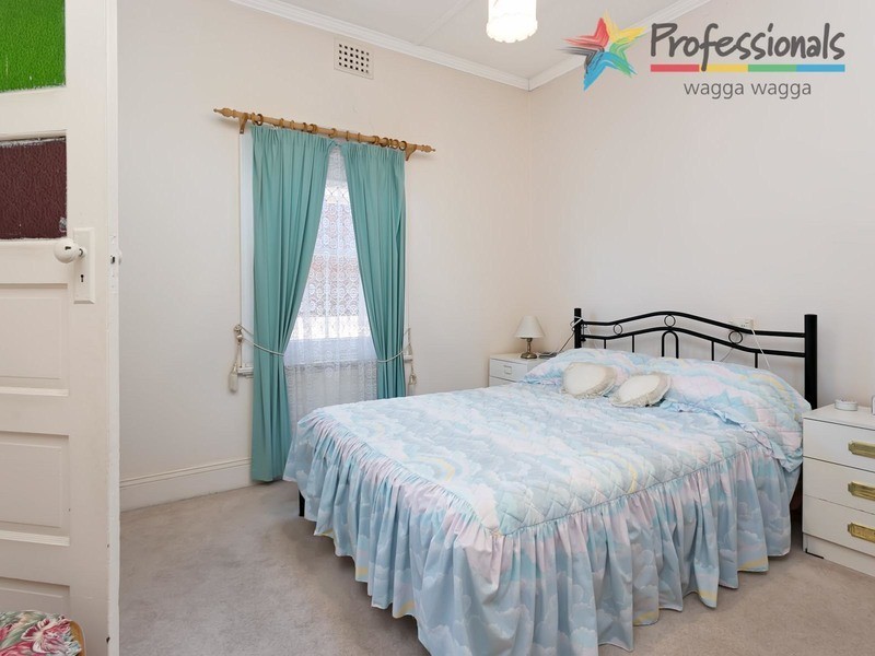 11 Oates Avenue, Wagga Wagga NSW 2650