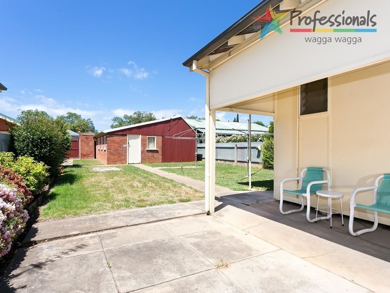 11 Oates Avenue, Wagga Wagga NSW 2650
