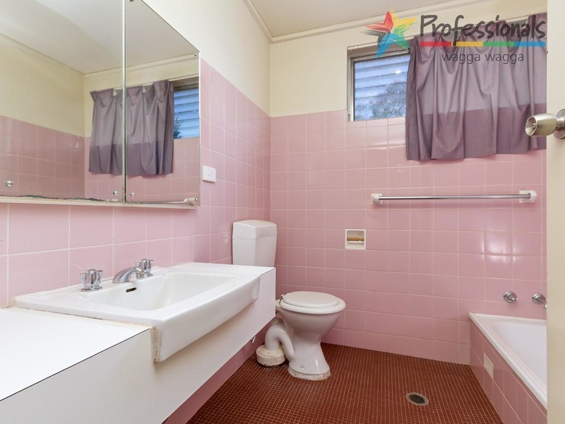 15 Sunshine Avenue, Wagga Wagga NSW 2650