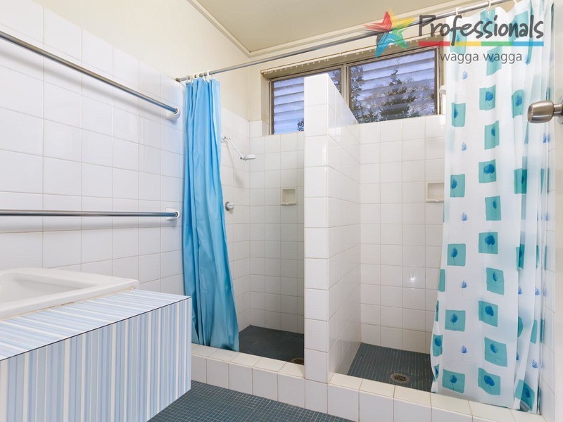 15 Sunshine Avenue, Wagga Wagga NSW 2650