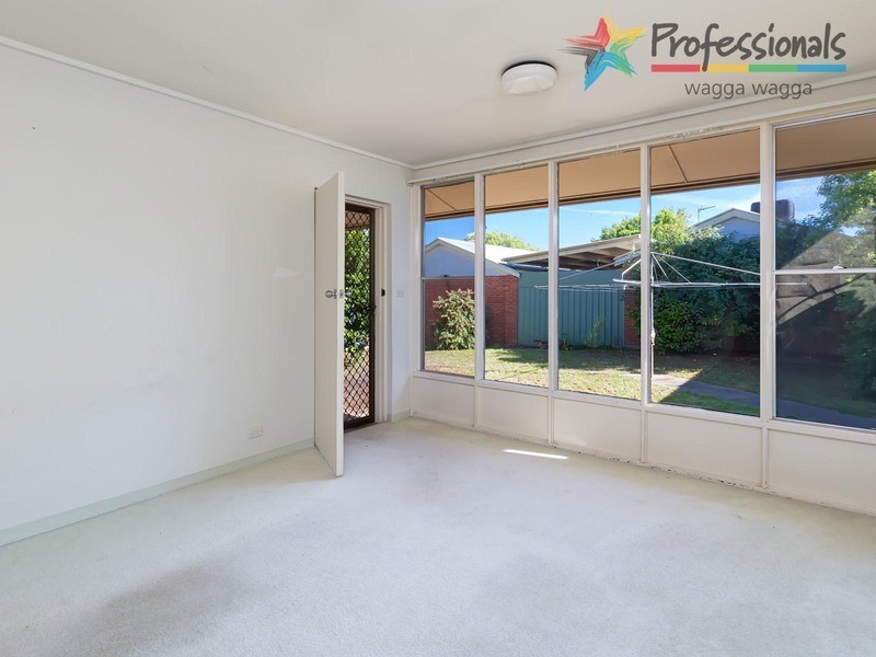 15 Sunshine Avenue, Wagga Wagga NSW 2650